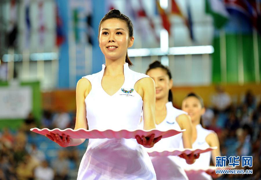 Universiade : les bénévoles pour la cérémonie d'attribution des médailles(3)