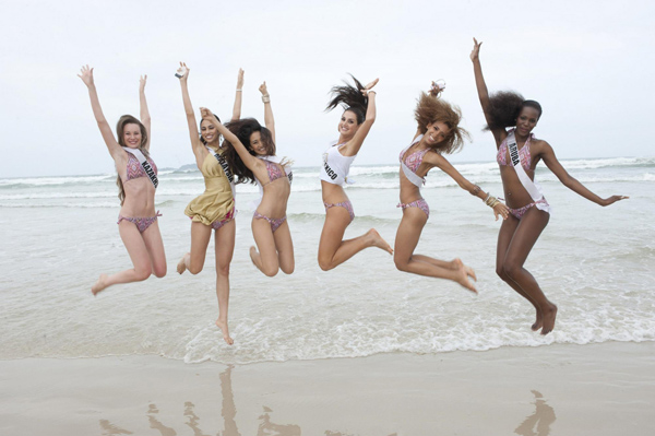 Les candidates du concours Miss Univers 2011 à Guaruja1