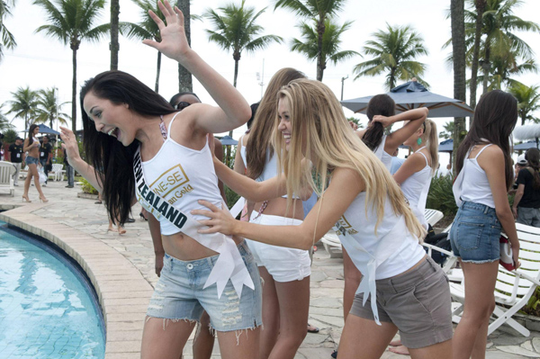 Les candidates du concours Miss Univers 2011 à Guaruja11