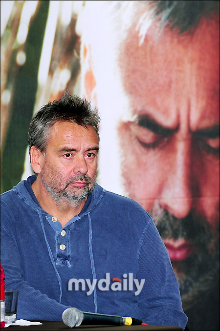 Luc Besson à Busan pour promouvoir son dernier film The Lady4