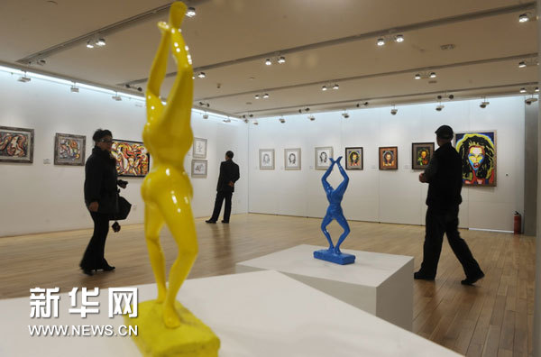 Une exposition des tableaux de Pal Sarkozy, père du président français Nicolas Sarkozy, s'est ouverte le 7 novembre à Beijing. Une exposition des tableaux de Pal Sarkozy, père du président français Nicolas Sarkozy, s'est ouverte le 7 novembre à Beijing.