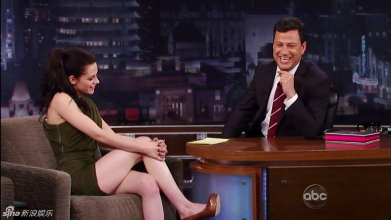 Kristen Stewart assiste à un talk-show5