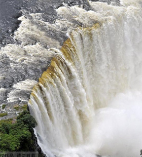 Les chutes Victoria au Zimbabwe.