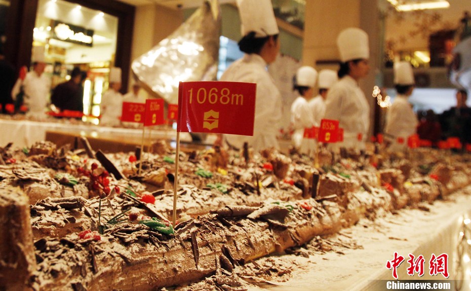 Shanghai : la plus grande bûche de Noël au monde1
