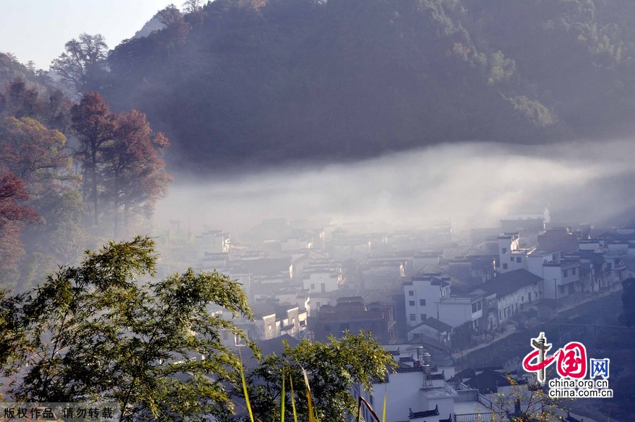 Paysage hivernal féérique au bourg de Changxi à Wuyuan 10