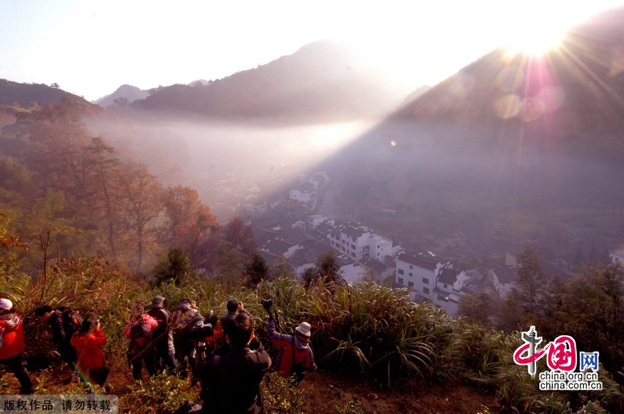 Paysage hivernal féérique au bourg de Changxi à Wuyuan 11