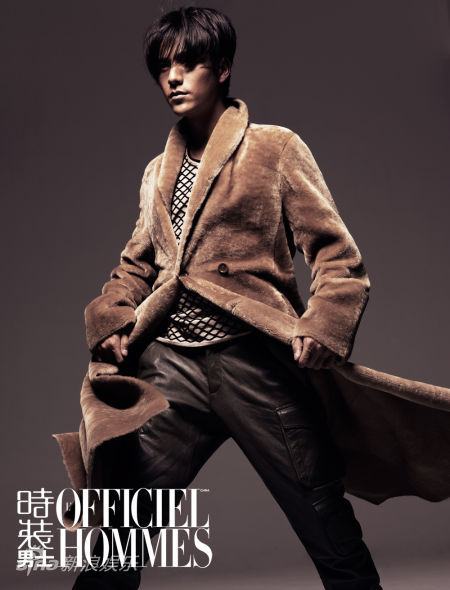 Le comédien chinois Chen Kun pose pour le magazine L&apos;Officiel Hommes4