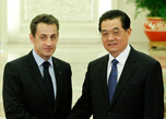 Août - Nicolas Sarkozy fait escale à Beijing pour discuter de la volatilité des marchés financiers