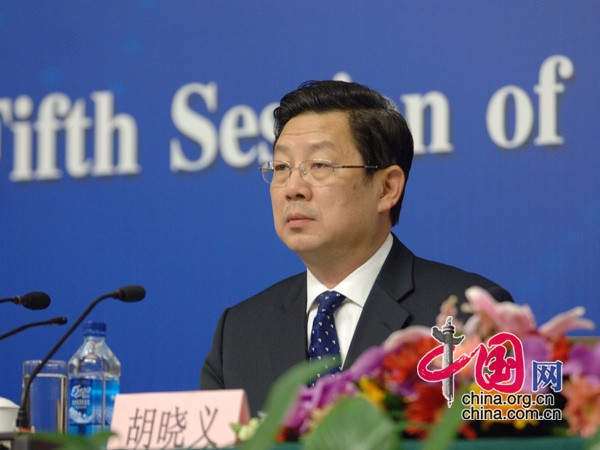 Hu Xiaoyi : il y a actuellement 200 000 travailleurs étrangers en Chine qui participent à l'assurance sociale