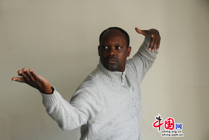 Luc Bendza, un maître de kung-fu gabonais qui suit de près les deux sessions annuelles chinoises