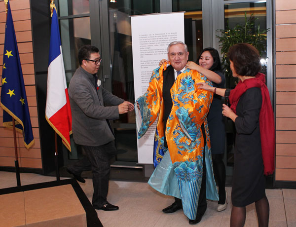 Yishu 8 promeut les changes artistiques sino-français à Paris
