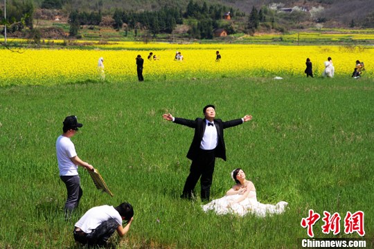 « Le plus beau village de Chine » devient le paradis de la photographie de mariage