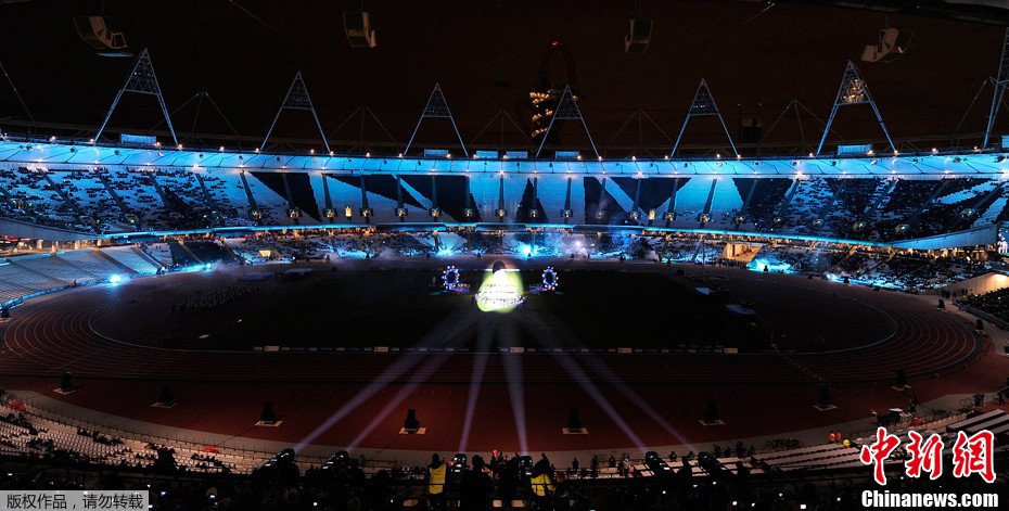 伦敦奥林匹克体育场启用 庆祝开幕倒计时2012小时