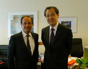 Les quatre facteurs qui pourraient influencer la politique chinoise de François Hollande