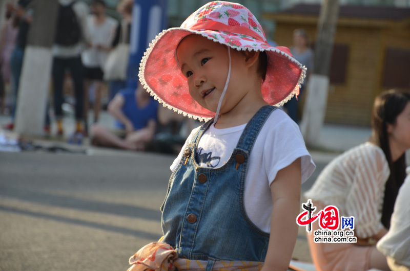 Le festival Intro 2012 à Beijing, grande fête des amateurs de la musique électronique