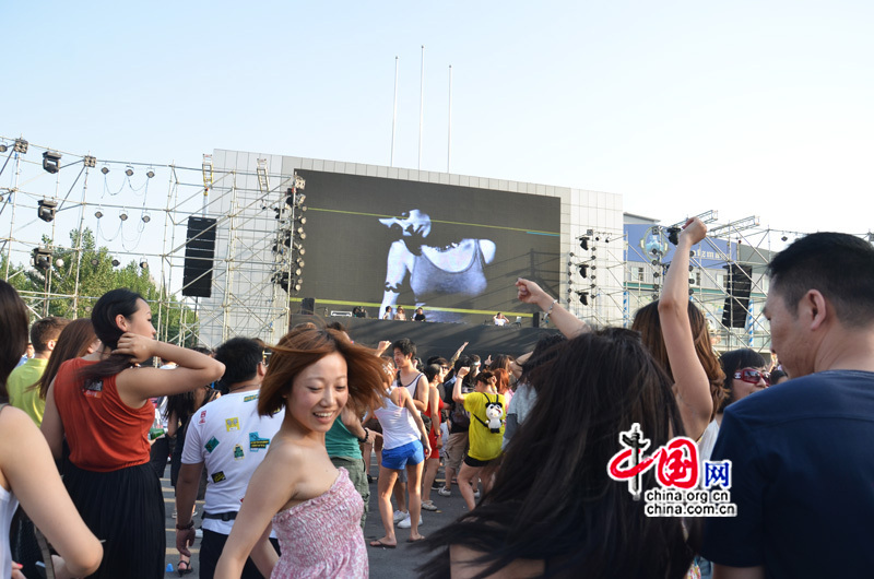 Le festival Intro 2012 à Beijing, grande fête des amateurs de la musique électronique