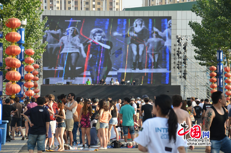 Le festival Intro 2012 à Beijing, grande fête des amateurs de la musique électronique