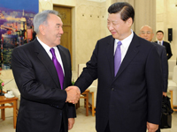 Rencontre entre le vice-président chinois et le président kazakh