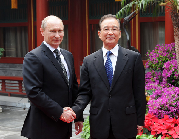Wen Jiabao qualifie d''étroites et fructueuses' les relations sino-russes
