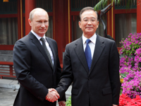 Wen Jiabao qualifie d''étroites et fructueuses' les relations sino-russes