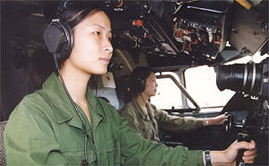 Une des femmes candidates au vol spatial habité du vaisseau Shenzhou IX est une héroïne de l'aviation
