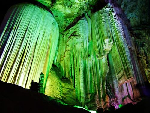 La grotte de Furong à Wulong en Chine