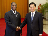 Le président chinois s'entretient avec son homologue ivoirien à Beijing