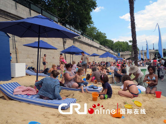 800m de plage artificielle à découvrir lors de Paris Plages 2012