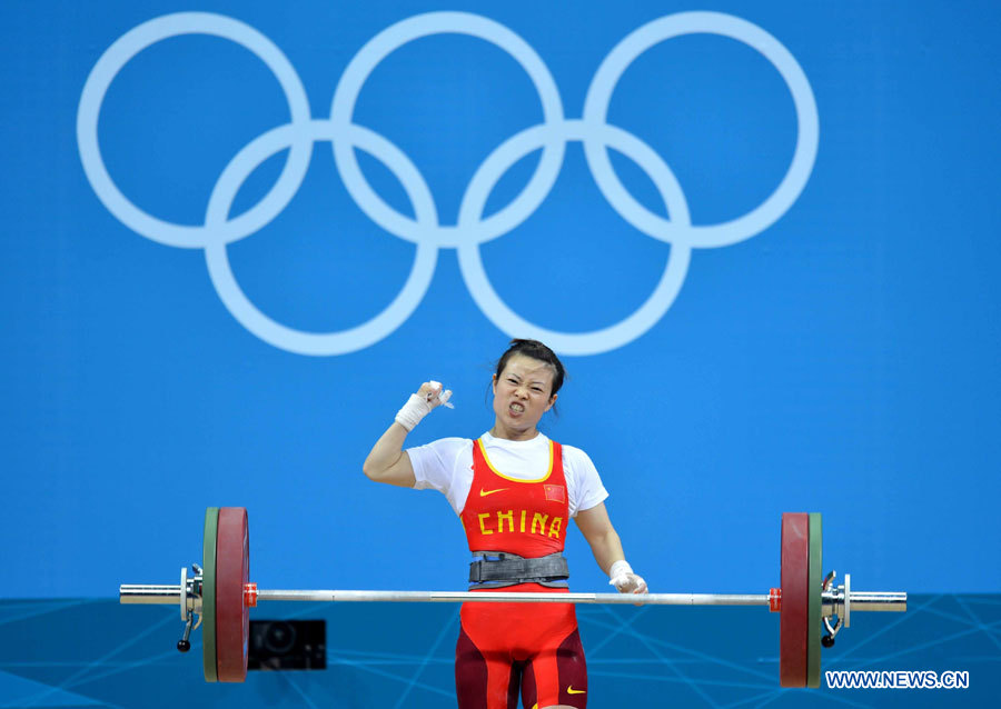 JO 2012: la Chinoise Wang Mingjuan décroche la médaille d&apos;or d&apos;haltérophilie de la catégorie des -48 kg dames