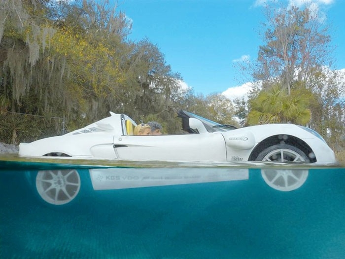 Photos: une voiture de sport amphibie haut de gamme