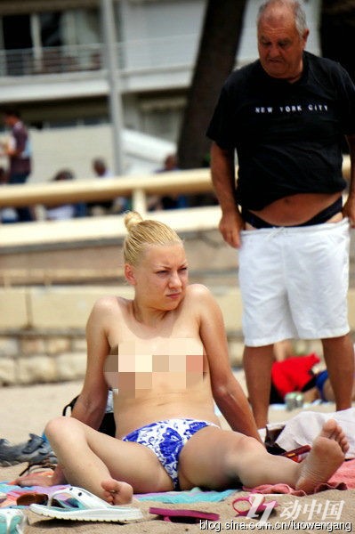 Photos : les touristes dénudés sur la plage de Cannes