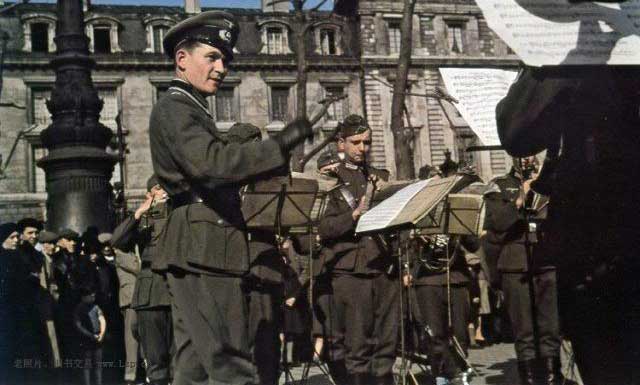 Photos anciennes : Paris occupé par l'Allemagne nazie