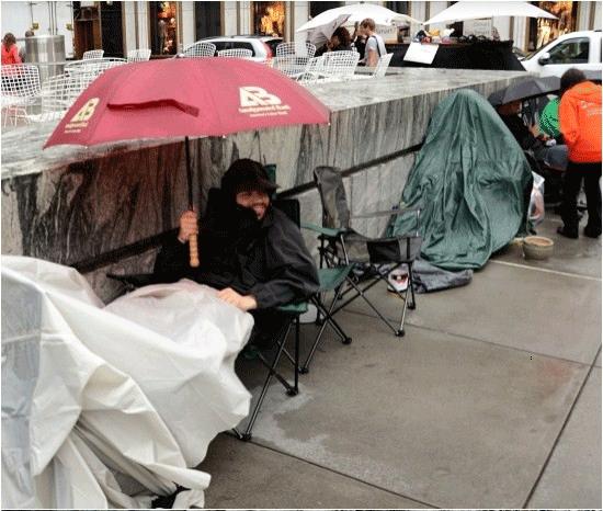 Les fans d'Apple font la queue pour l'iPhone 5