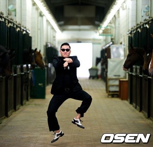 Le chanteur sud-coréen PSY fait un buzz mondial avec son clip Gangnam Style 4