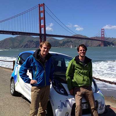 Deux français bouclent un tour du monde en voiture électrique