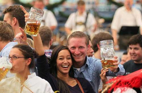 La fête de la bière s'inaugure à Munich