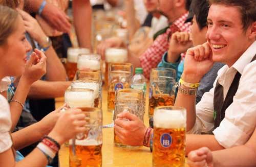 La fête de la bière s'inaugure à Munich