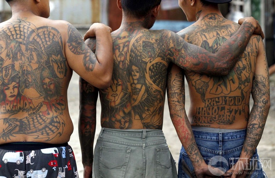 Les tatouages des prisonniers aux Philippines 1