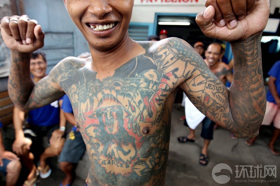 Les tatouages des prisonniers aux Philippines 10