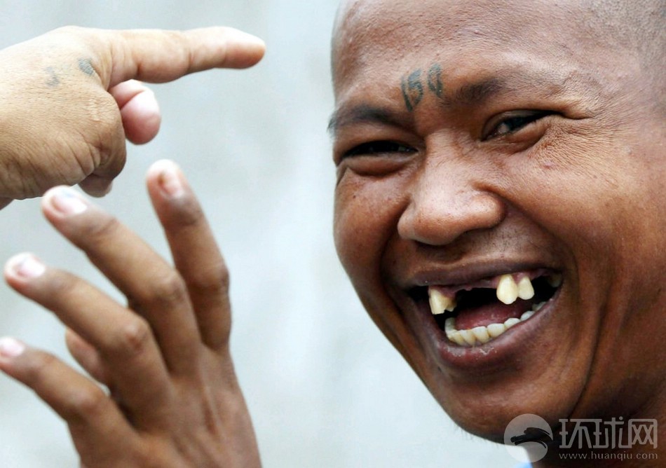 Les tatouages des prisonniers aux Philippines 12