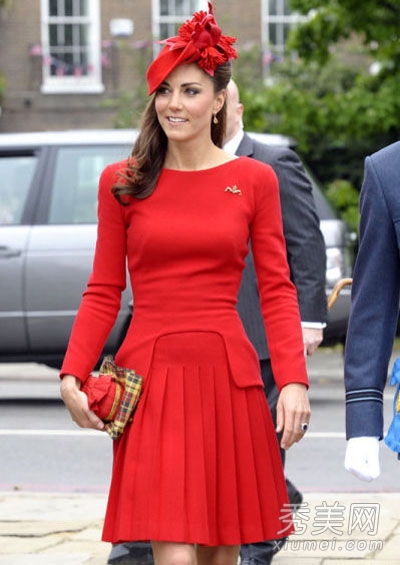 Kate Middleton VS Fan Bingbing : qui porte le mieux le rouge ?2