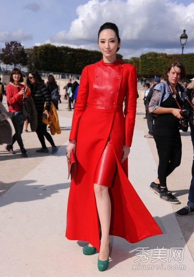 Kate Middleton VS Fan Bingbing : qui porte le mieux le rouge ?5