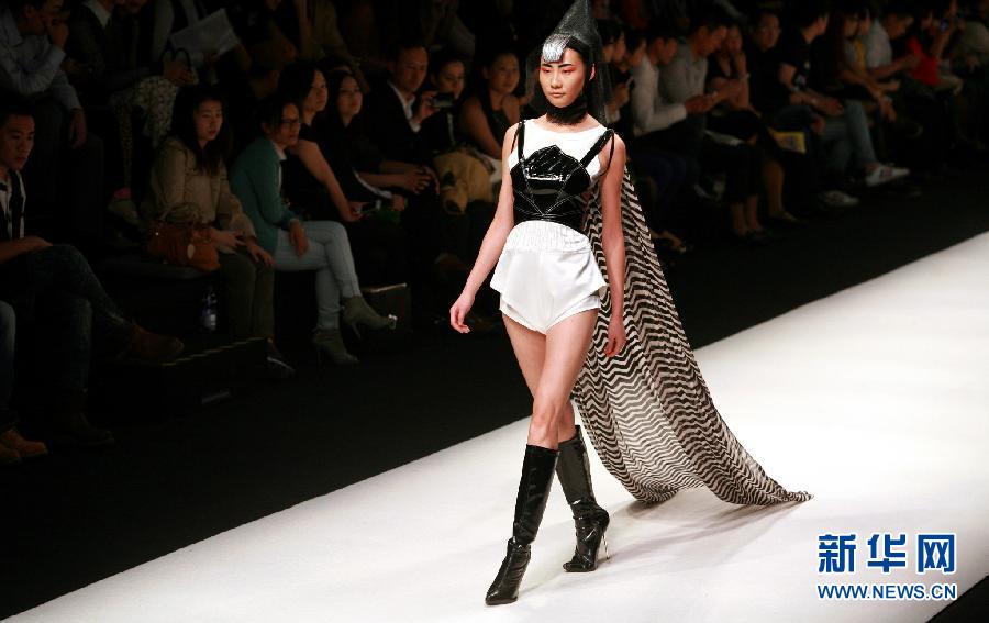 Fasion Week à Shanghai : défilé Simon Wang