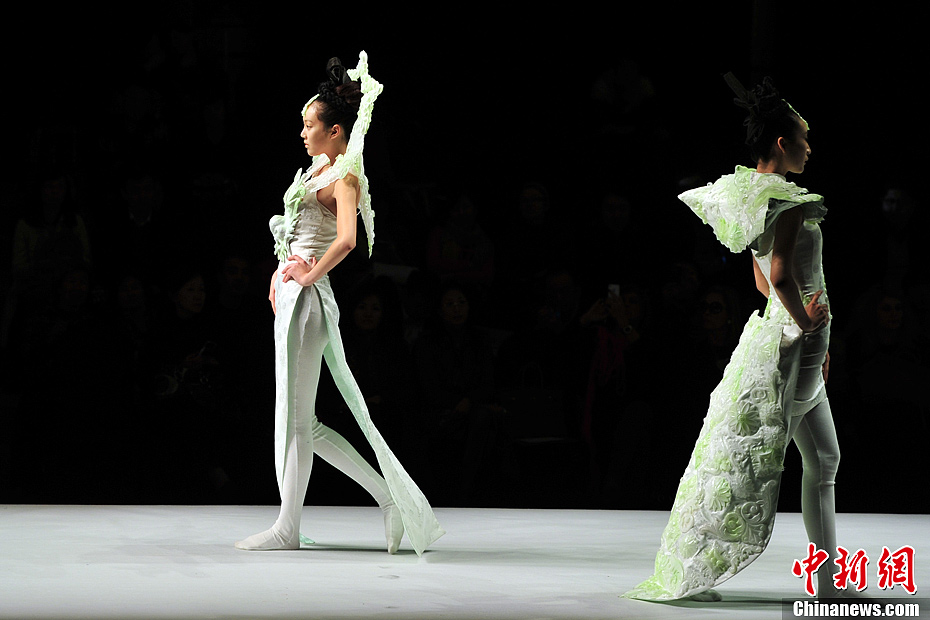 La culture traditionnelle chinoise mise en lumière à la Fashion Week de Chine 14