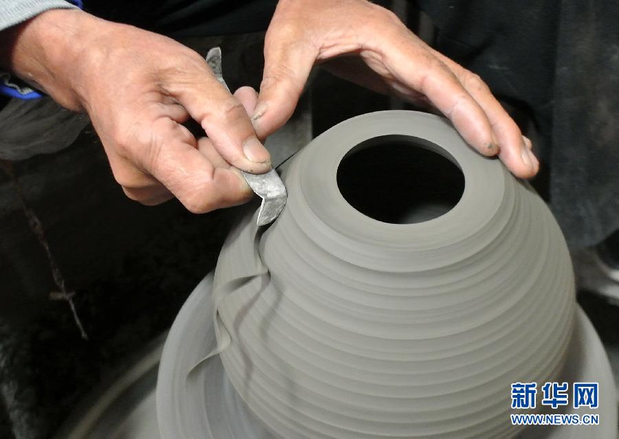 À la découverte de la fabrication des céramiques « trois couleurs » des Tang
