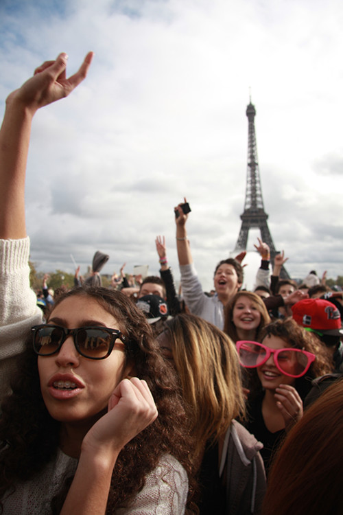 Gangnam Style à Paris! 20 000 personnes mobilisées pour danser avec PSY (vidéo)