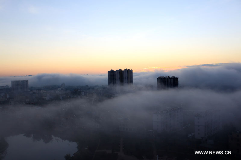 Chine : prises de vues de nuages au Yunnan (sud-ouest)