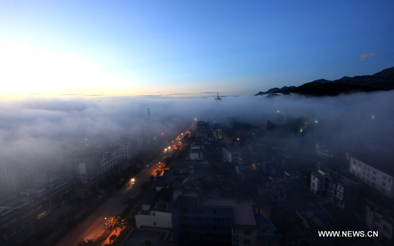 Chine : prises de vues de nuages au Yunnan (sud-ouest)