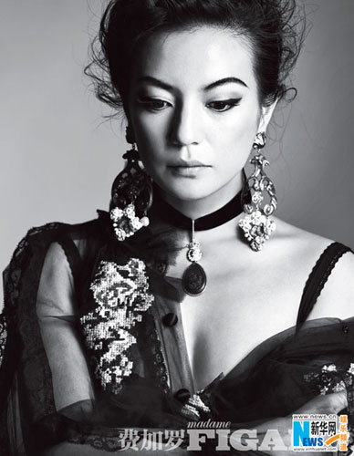 La comédienne Zhao Wei en couverture du magazine Madame Figaro 3