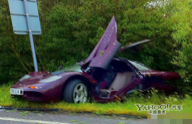 Un accident de voiture de plus pour Mr.Bean !